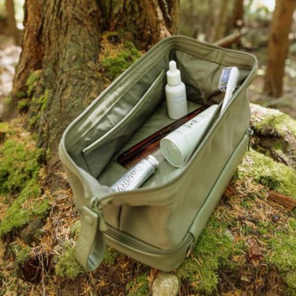 Beis The Dopp Kit in Olive - Picture 15 of 16